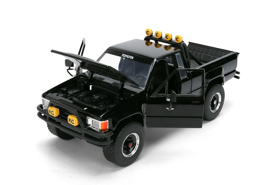Jada Back to the Future Marty's Skateboard & 1985 Toyota SR5 Pickup (1:24)