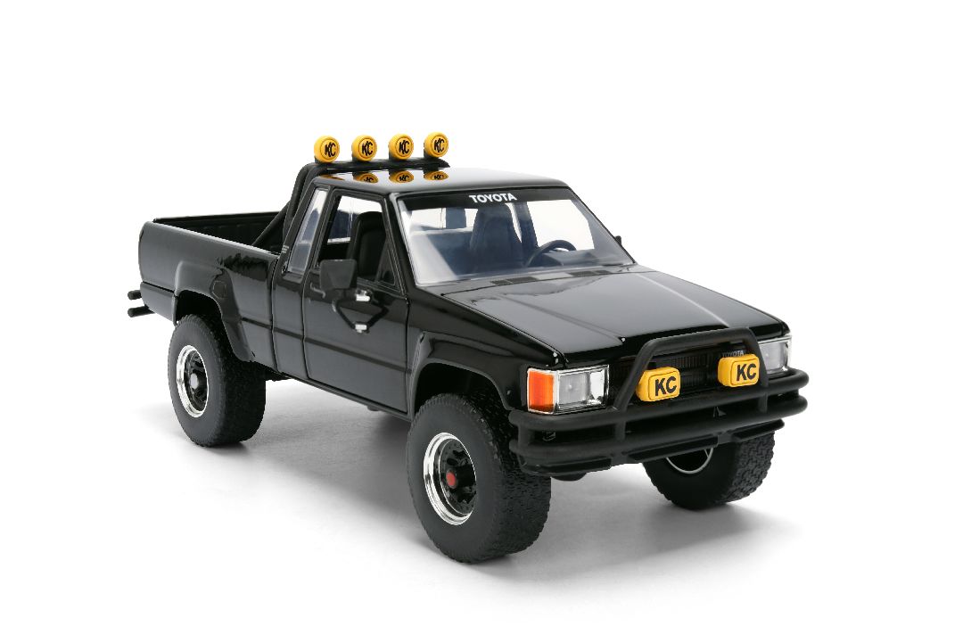 Jada Back to the Future Marty's Skateboard & 1985 Toyota SR5 Pickup (1:24)