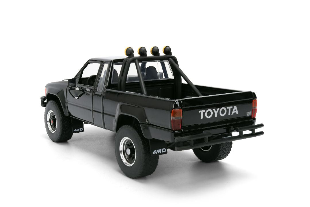 Jada Back to the Future Marty's Skateboard & 1985 Toyota SR5 Pickup (1:24)