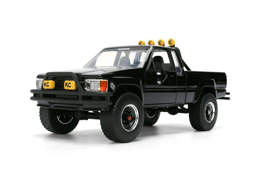 Jada Back to the Future Marty's Skateboard & 1985 Toyota SR5 Pickup (1:24)