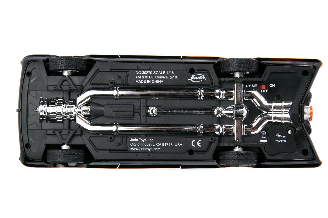 Jada Classic TV Series Batmobile with Die Cast Figures (1:18)