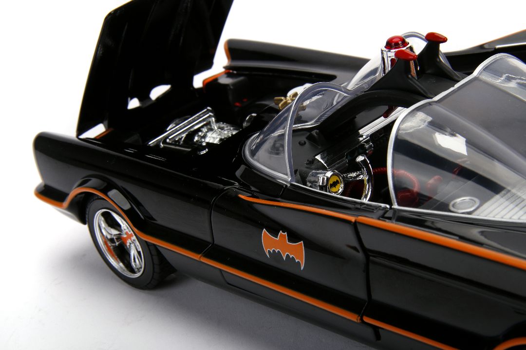 Jada Classic TV Series Batmobile with Die Cast Figures (1:18)