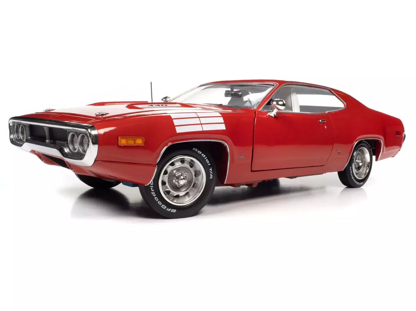 Auto World 1972 Plymouth Road Runner GTX - Red (1:18)