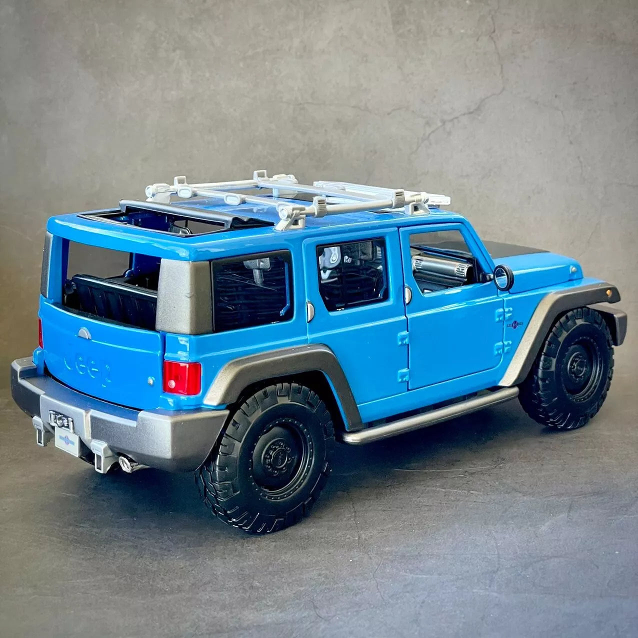 Maisto Special Edition Jeep Rescue Concept: Tactical - Blue (1:18)