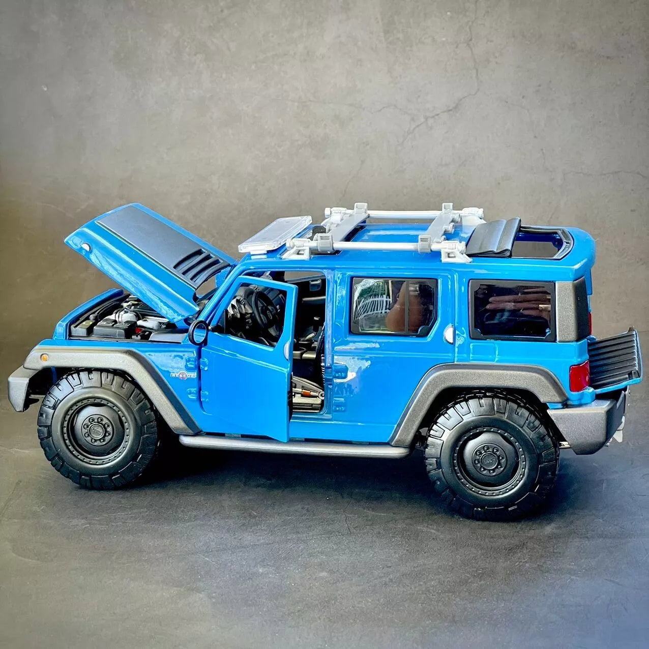 Maisto Special Edition Jeep Rescue Concept: Tactical - Blue (1:18)